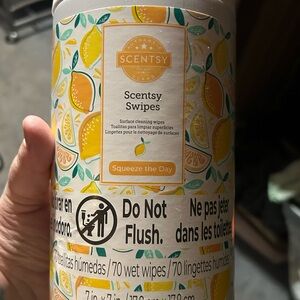 Scentsy Squeeze the Day Surface Wipes - Lemon Yellow